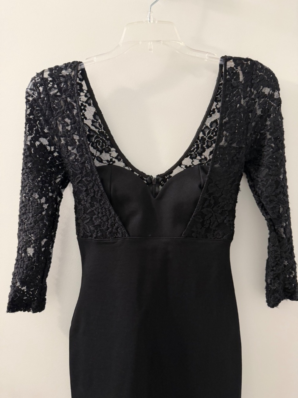 Black Lace Bodycon Mini Dress V-Neck Cocktail Dress Size Small NEW NWT - Picture 2 of 16